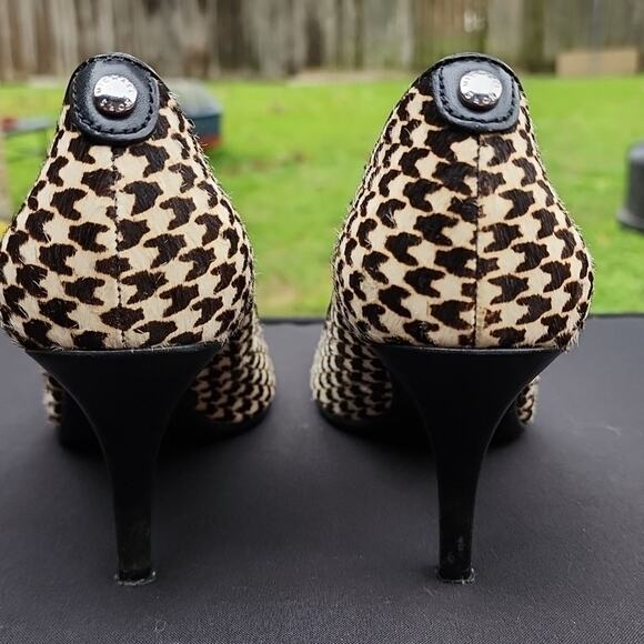 MICHEAL KORS ELISA HOUNDSTOUCH CALF HAIR LEATHER HEELS WOMAN'S SIZE 7 GUC - Picture 8 of 16